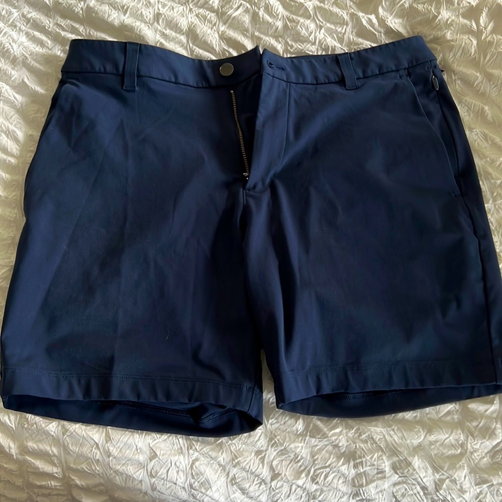 Men’s Lululemon 7” Navy Commission Shorts 32 waist